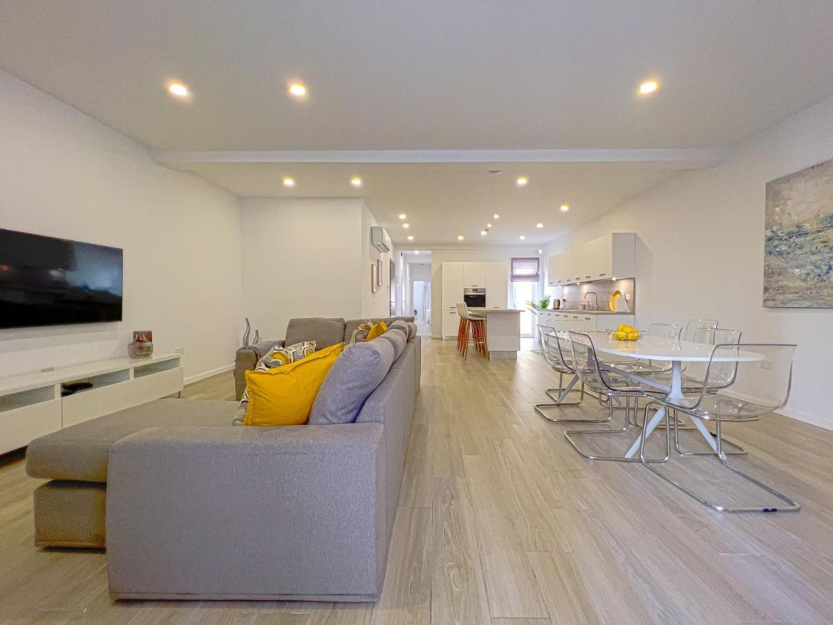 21 Townhouse In St Julians Apartment Saint Julian's Bagian luar foto
