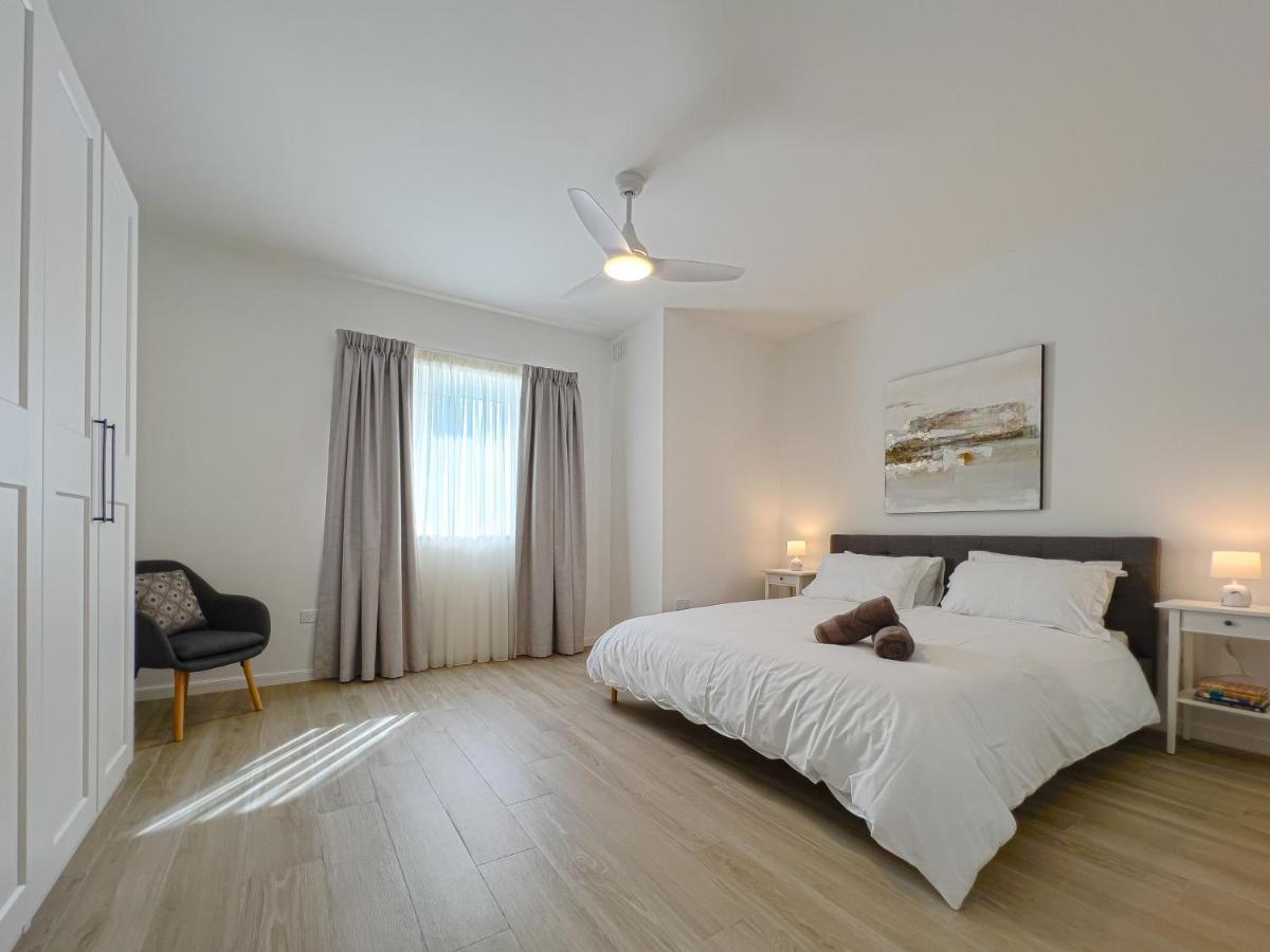 21 Townhouse In St Julians Apartment Saint Julian's Bagian luar foto