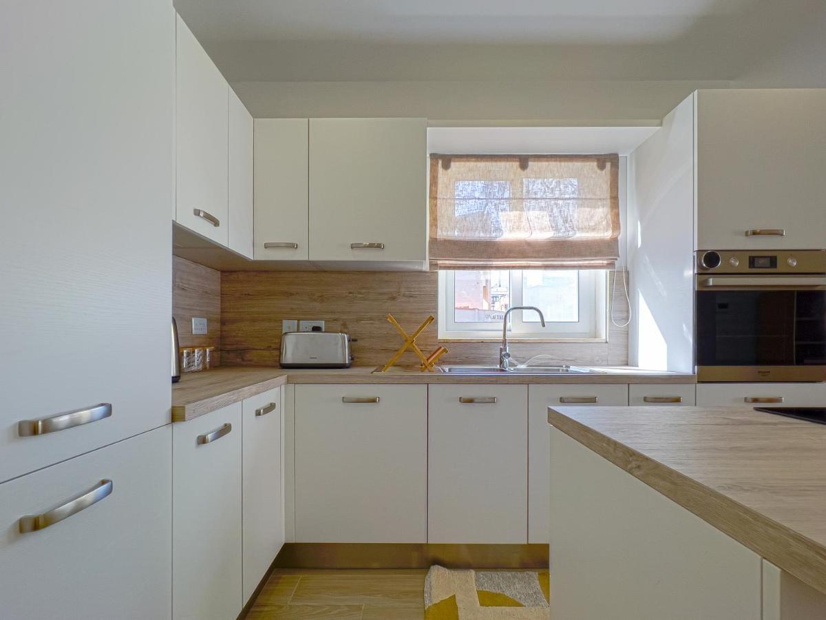 21 Townhouse In St Julians Apartment Saint Julian's Bagian luar foto